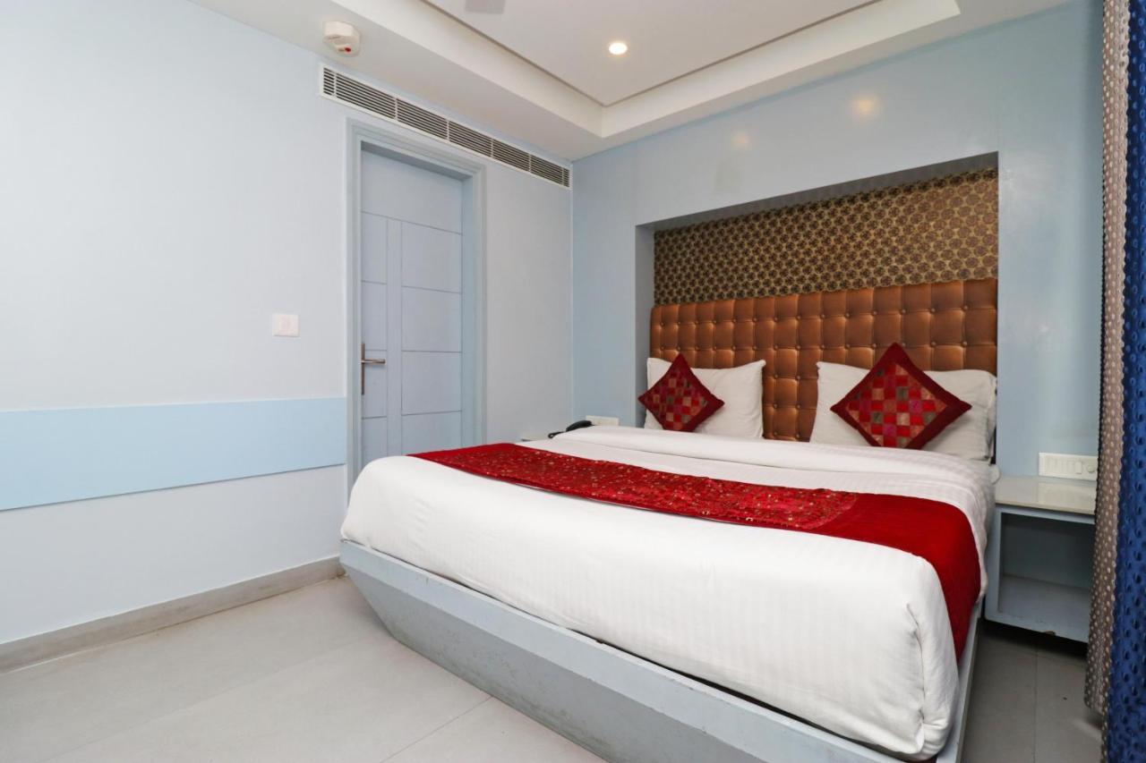 Hotel De Cruise - Railway Station New Delhi