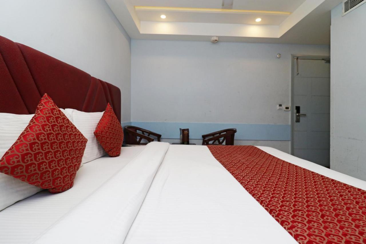 Hotel De Cruise - Railway Station 3*